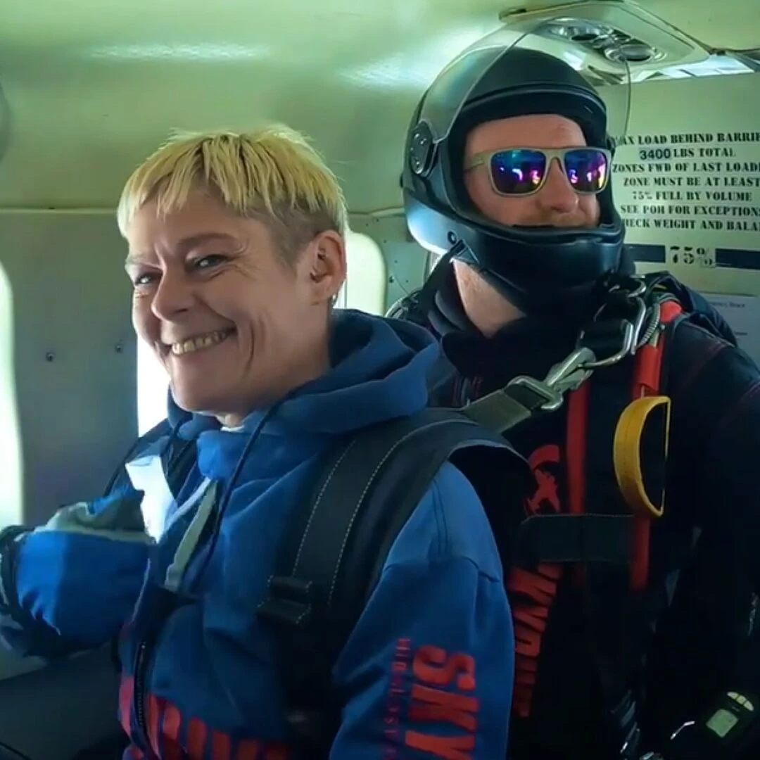 anna skydive 4