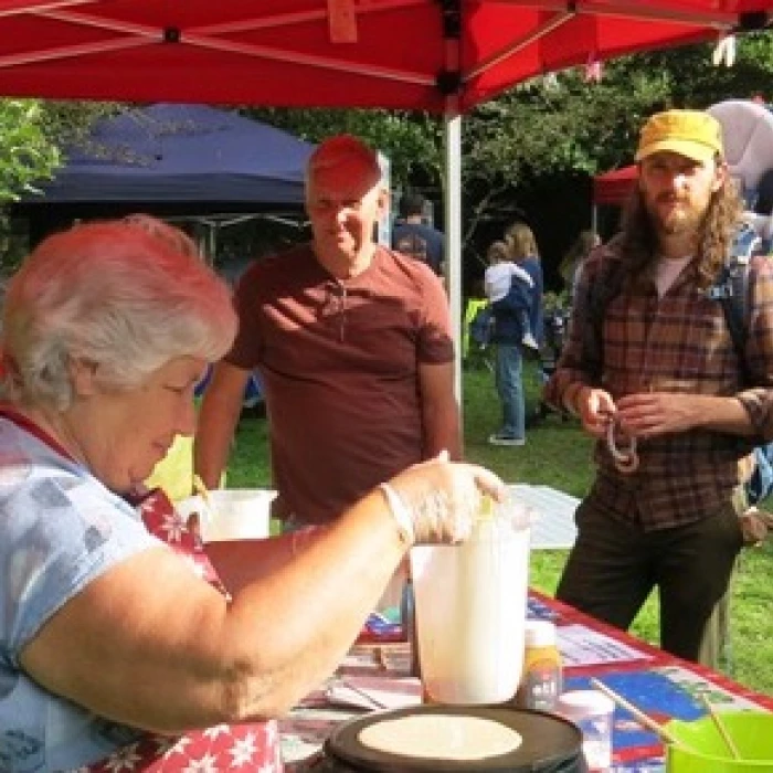 apple pressing 6 pancakes anyone
