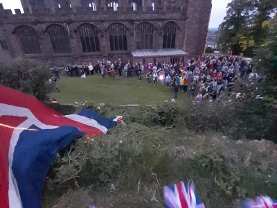 beacon parade arrivesat castle hill