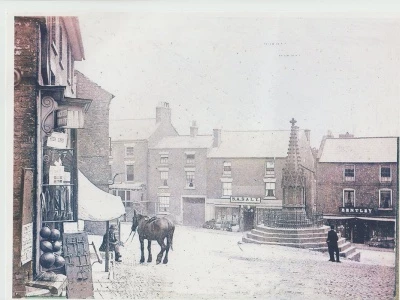 Another old picture of Malpas Cross