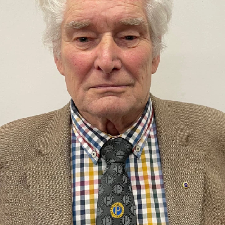 Gordon Davies
