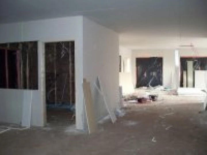 Brokerage office and coffee lounge