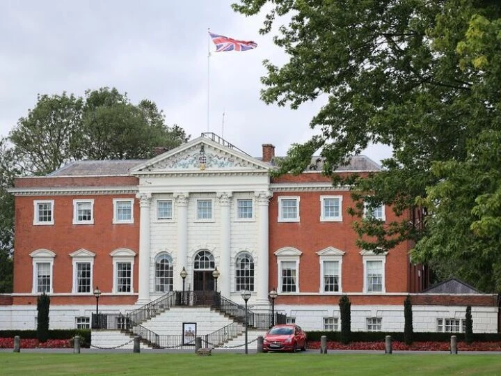 Warrington, Borough, Council