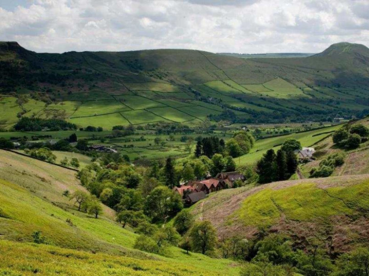 YHA_Edale_View