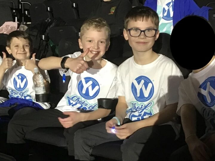 YV6