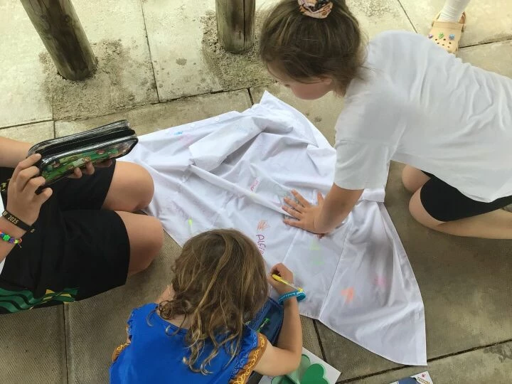 Shirt signing
