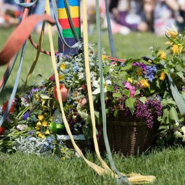 Maypole 79