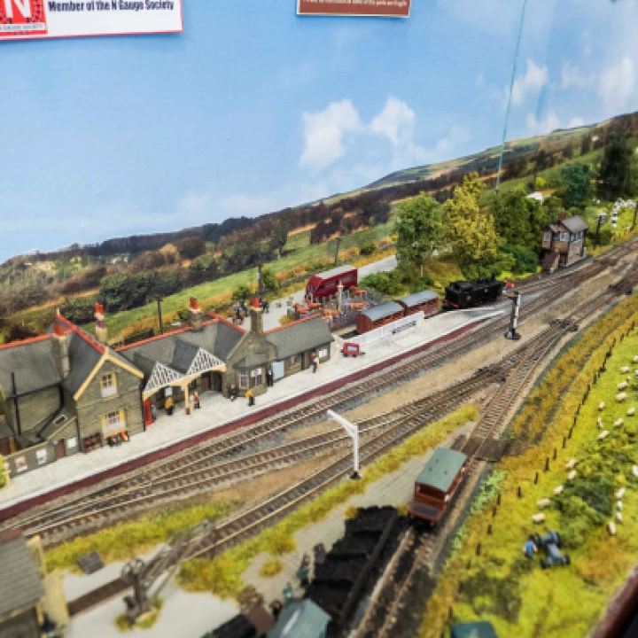 TRAINS 1017