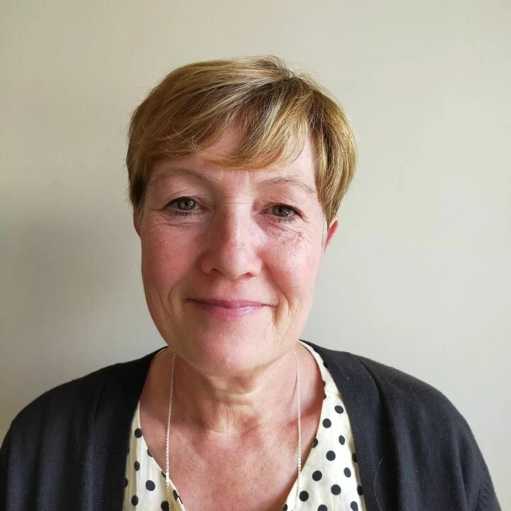 Lisa Barrett