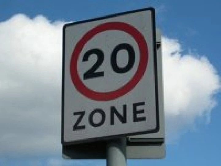 20mph sign 02