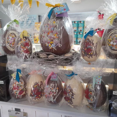 Lllovel easter