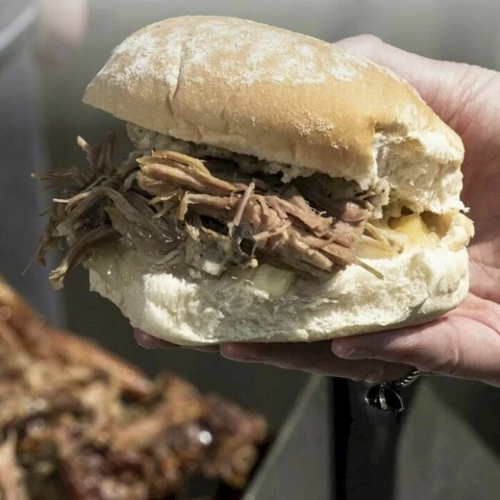 The Travelling Pig – Hog Roast