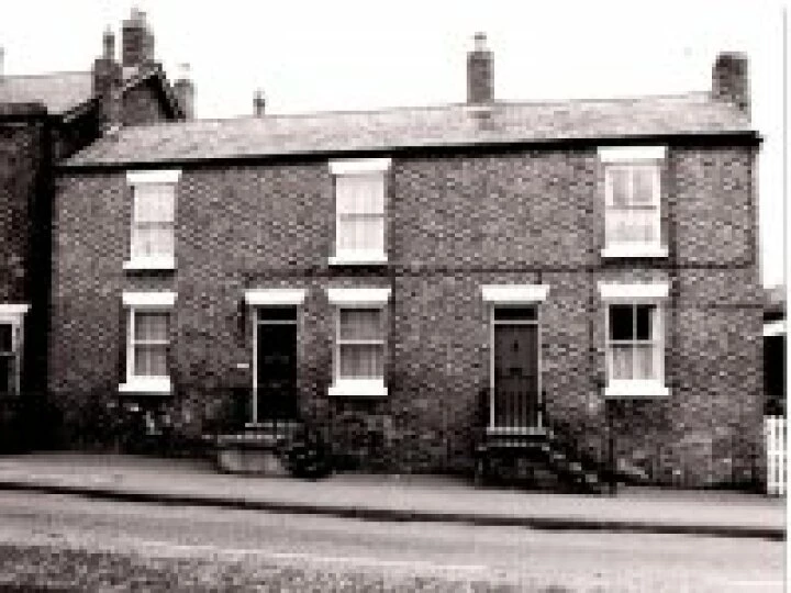 Upper High St