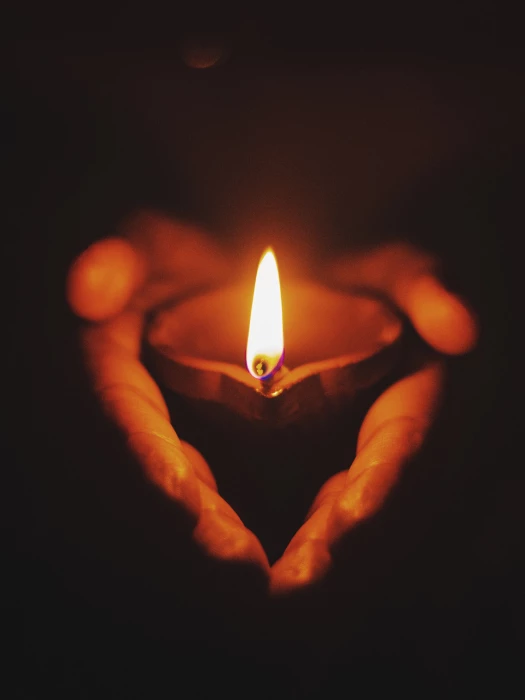 candle in hand