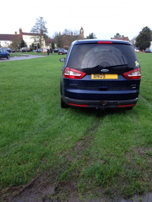 car on churchendgreen 02