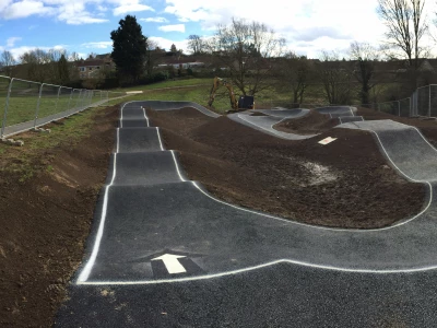 castle cary pump track build 01