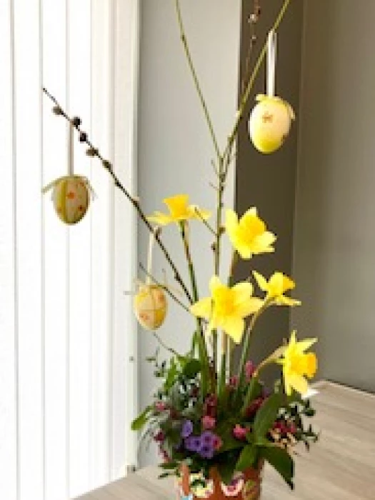floral display easter tree