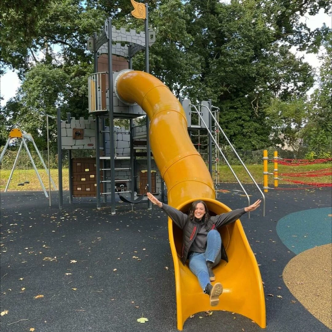 me on slide cae ddol