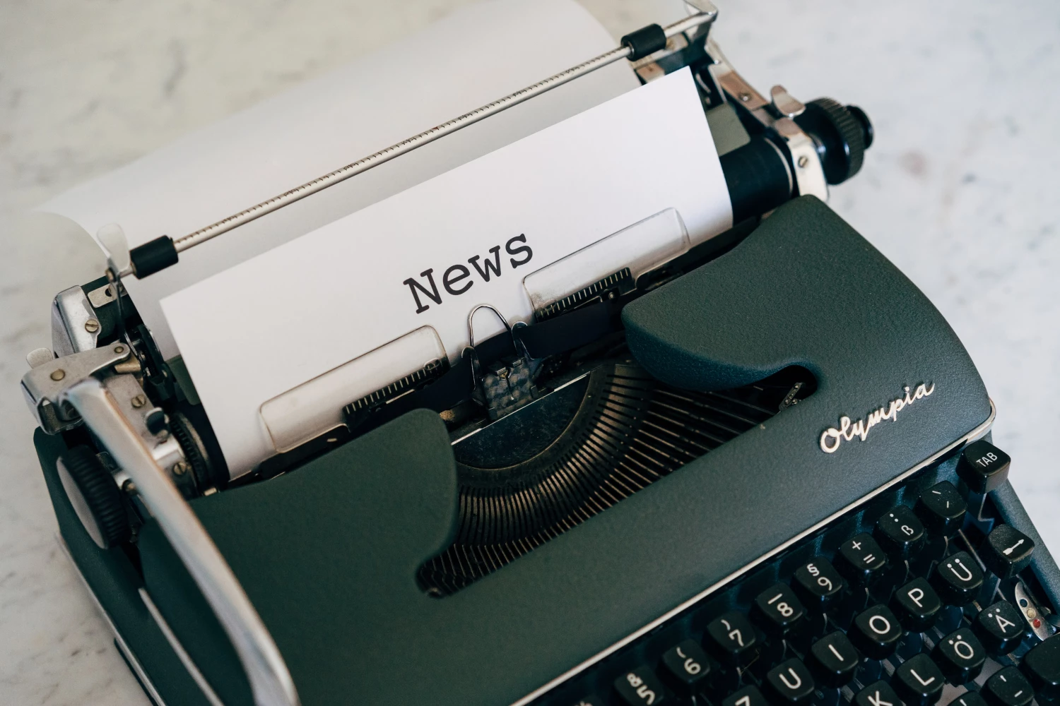 news blog typewriter