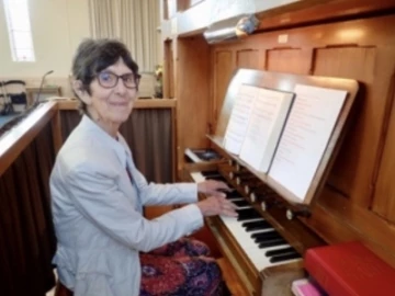 organist