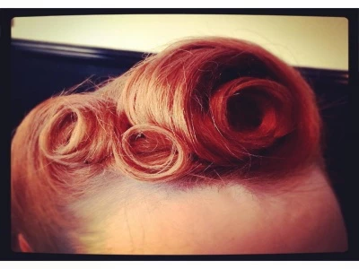 pin up curl