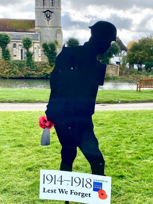 remenbrance soldier silhouette