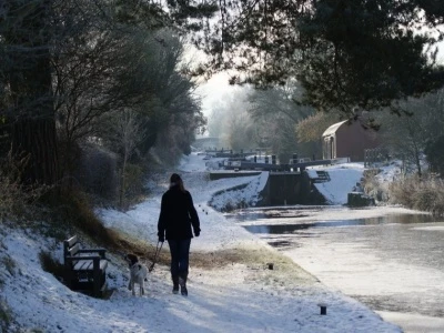 shropshire union canal  december 2010