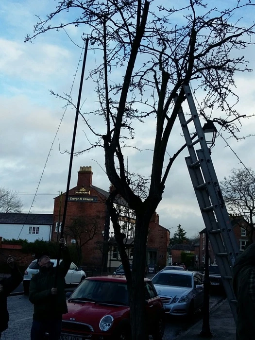 tavin high st decorations come down 1