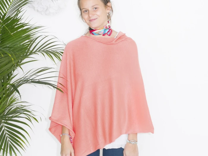 tilley poncho coral 1