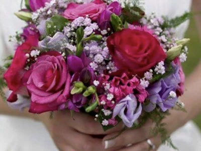 wedding flowers roses pink brides bouquet