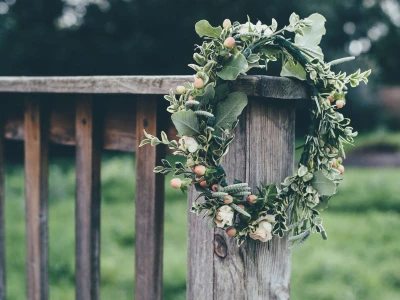 wedding flowers wreath green