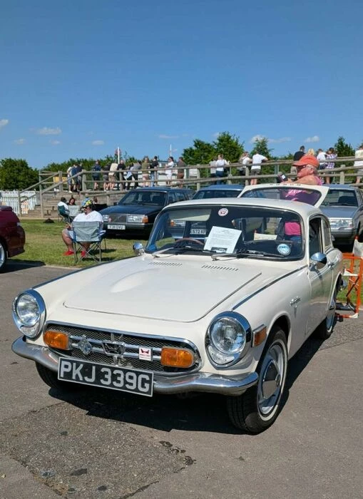 white coupe at retro rides