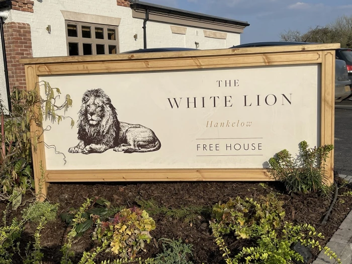 white lion sign 1