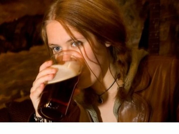 womandrinkingrealale