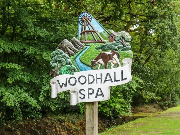 woodhallspasign1